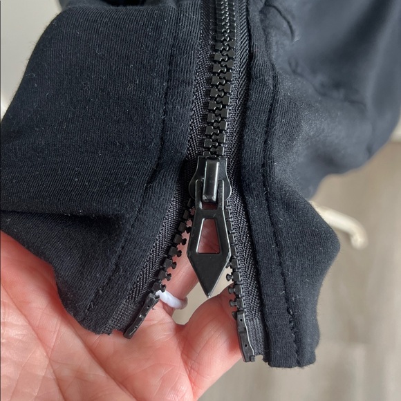 Emmy Deveaux The Long Hoodie - Picture 12 of 16